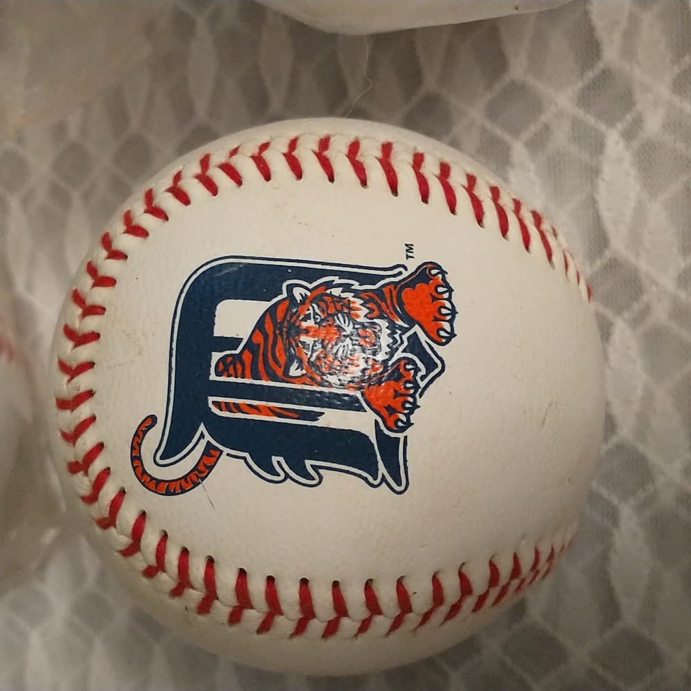 Baseball Collection - Detroit, Cincinnati, Oakland, Florida, Baltimore&Cleveland - Picture 3 of 7